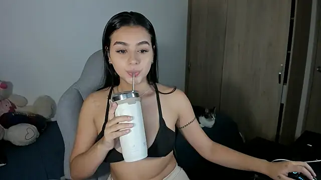 Snapshot of julia_strauns chatting on October 2025 05:27:02 AM julia strauns online show from October 2025 05:27:02 AM