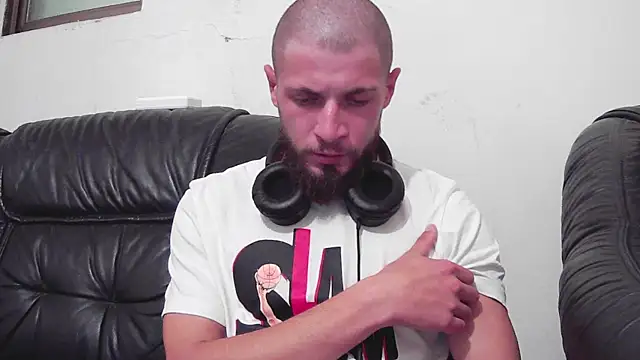 Snapshot of jimmyy_ chatting on October 2025 04:18:01 PM jimmyy  online show from October 2025 04:18:01 PM