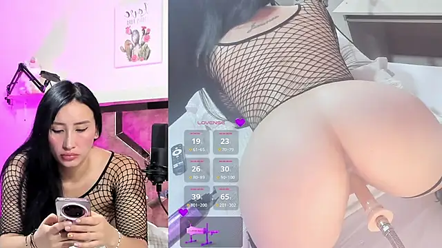 lili moonn online show from November 2025 10:49:01 AM