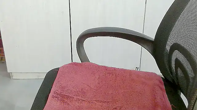 Destiny Desire online show from April 2026 07:28:02 PM