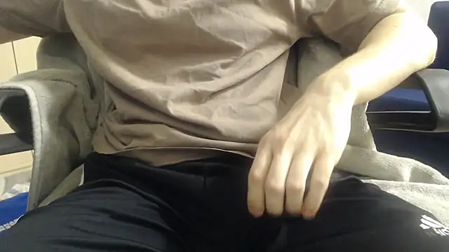 Snapshot of MarcusMenom chatting on January 2025 06:20:02 PM MarcusMenom online show from January 2025 06:20:02 PM