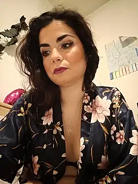 Snapshot of Saturnia_Yvonne chatting on December 2024 05:55:01 PM Saturnia Yvonne online show from December 2024 05:55:01 PM