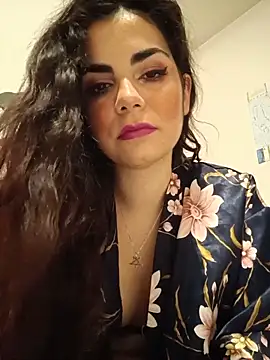 Snapshot of Saturnia_Yvonne chatting on December 2024 12:02:01 AM Saturnia Yvonne online show from December 2024 12:02:01 AM