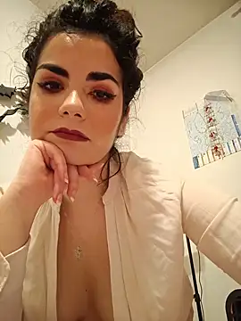 Snapshot of Saturnia_Yvonne chatting on February 2025 06:31:02 PM Saturnia Yvonne online show from February 2025 06:31:02 PM