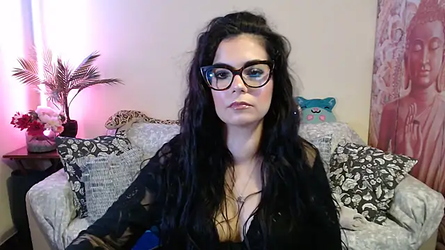 Snapshot of Saturnia_Yvonne chatting on September 2025 02:00:01 PM Saturnia Yvonne online show from September 2025 02:00:01 PM