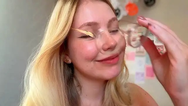 HoneyAudrey online show from October 2025 02:23:02 AM