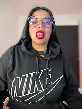 Devilsweet17 online show from April 2026 09:53:02 PM