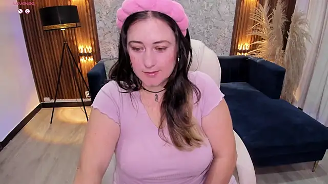 Snapshot of lenah_smith chatting on September 2025 11:34:01 AM lenah smith online show from September 2025 11:34:01 AM