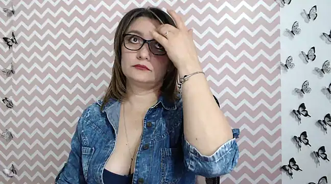 Amie Adams82  online show from February 2025 02:43:01 PM