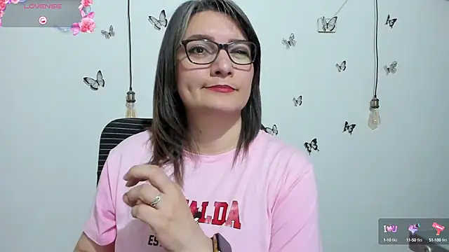 Amie Adams82  online show from September 2025 07:17:02 PM