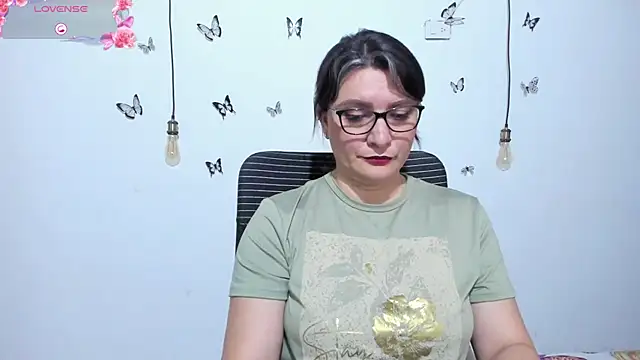 Snapshot of Amie_Adams82_ chatting on April 2026 02:47:01 PM Amie Adams82 online show from April 2026 02:47:01 PM