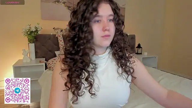 Snapshot of Ariella_Sol chatting on June 2026 01:07:02 AM Ariella Sol online show from June 2026 01:07:02 AM