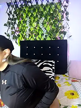 Snapshot of any_mour chatting on February 2026 02:37:02 PM any mour online show from February 2026 02:37:02 PM