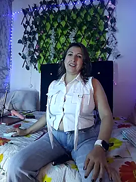 Snapshot of any_mour chatting on February 2026 04:45:02 PM any mour online show from February 2026 04:45:02 PM