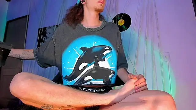 MrShaggy online show from January 2025 10:22:01 PM