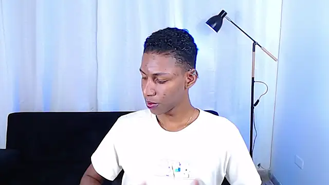 maiki18  online show from November 2025 02:42:02 PM