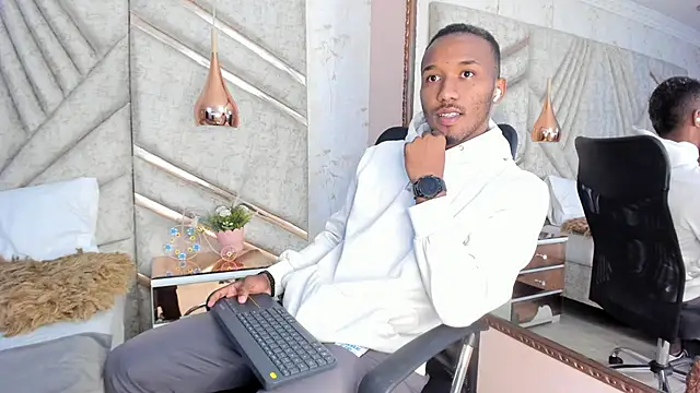 Snapshot of JamesParck chatting on January 2025 12:15:02 PM JamesParck online show from January 2025 12:15:02 PM