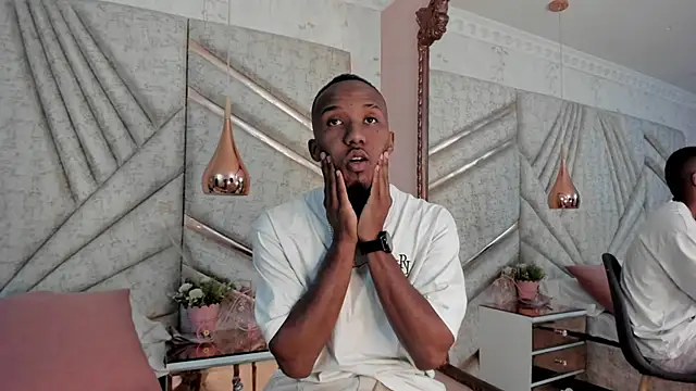 Snapshot of JamesParck chatting on March 2025 12:14:02 PM JamesParck online show from March 2025 12:14:02 PM