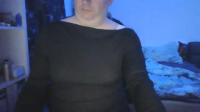 Snapshot of ShyBoy1982 chatting on May 2026 09:13:01 PM ShyBoy1982 online show from May 2026 09:13:01 PM