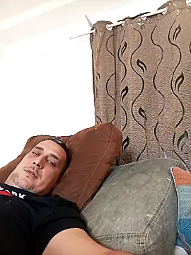 cesar and macarena online show from February 2025 04:30:02 PM