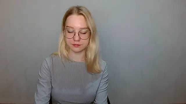 Snapshot of cindi_hot chatting on December 2024 08:38:02 AM cindi hot online show from December 2024 08:38:02 AM