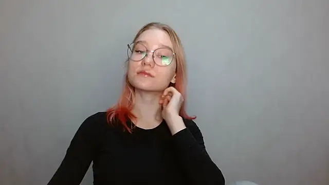 Snapshot of cindi_hot chatting on December 2024 09:03:01 AM cindi hot online show from December 2024 09:03:01 AM