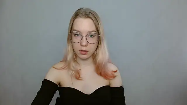 Snapshot of cindi_hot chatting on January 2025 08:31:01 AM cindi hot online show from January 2025 08:31:01 AM