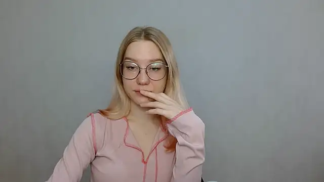 Snapshot of cindi_hot chatting on January 2025 09:33:02 AM cindi hot online show from January 2025 09:33:02 AM