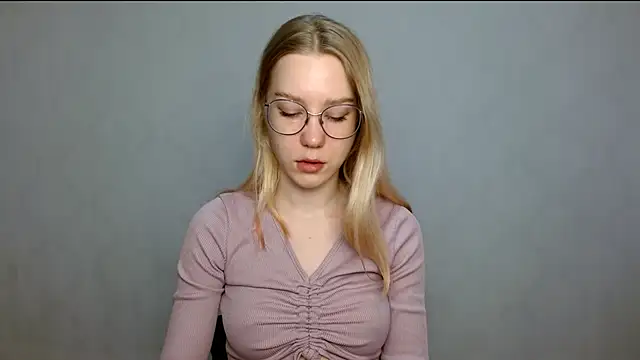 Snapshot of cindi_hot chatting on February 2025 08:18:02 AM cindi hot online show from February 2025 08:18:02 AM