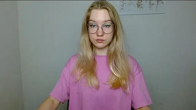 Snapshot of cindi_hot chatting on September 2025 10:27:01 AM cindi hot online show from September 2025 10:27:01 AM