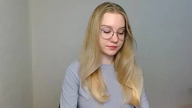 cindi hot online show from December 2025 10:44:02 AM