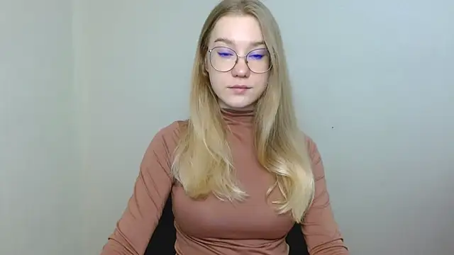 cindi hot online show from April 2026 10:10:01 AM