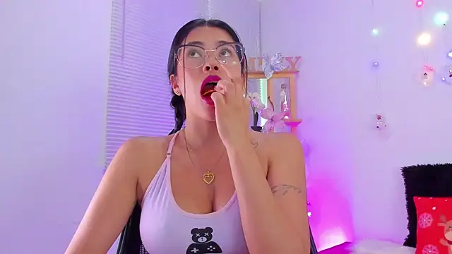 EmillySanders online show from December 2024 06:26:02 PM