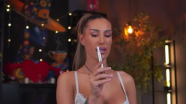 Snapshot of Evelyn_Evyyy chatting on February 2026 07:25:02 PM Evelyn Evyyy online show from February 2026 07:25:02 PM