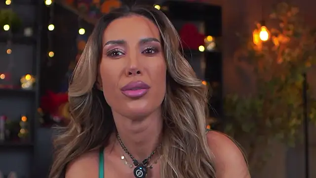 Snapshot of Evelyn_Evyyy chatting on February 2026 07:15:02 PM Evelyn Evyyy online show from February 2026 07:15:02 PM