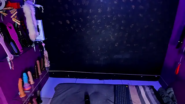 Alexa Slave online show from September 2025 07:13:01 PM