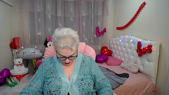 KayleSmoll online show from February 2025 04:43:01 AM