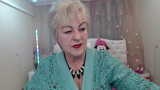 KayleSmoll online show from September 2025 06:29:02 PM