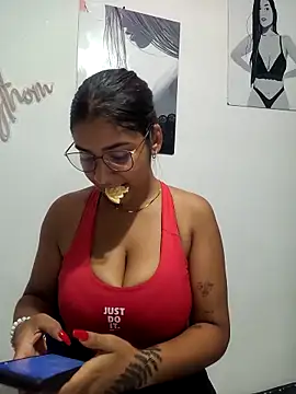 Sofythom1 online show from October 2025 01:46:02 AM