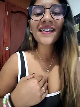 Sofythom1 online show from May 2026 03:35:01 AM