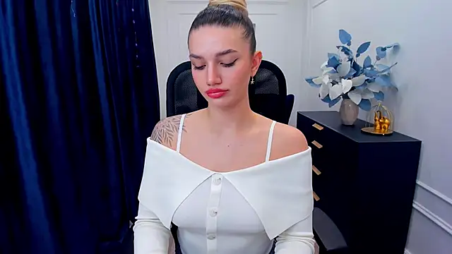 SelenaeMoore online show from November 2025 07:40:02 PM