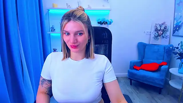 Snapshot of SelenaeMoore chatting on May 2026 06:35:02 PM SelenaeMoore online show from May 2026 06:35:02 PM