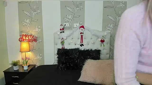 Snapshot of Esteff__o2 chatting on December 2024 11:37:02 AM Esteff o2 online show from December 2024 11:37:02 AM