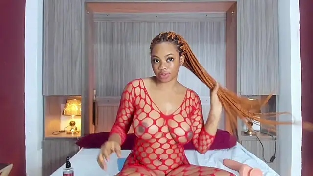 Snapshot of KendallRosse1 chatting on December 2024 03:33:02 PM KendallRosse1 online show from December 2024 03:33:02 PM