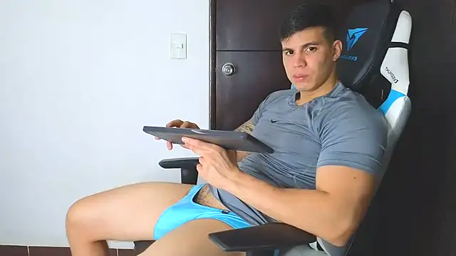 Snapshot of Ethanstill1 chatting on December 2024 05:31:01 PM Ethanstill1 online show from December 2024 05:31:01 PM