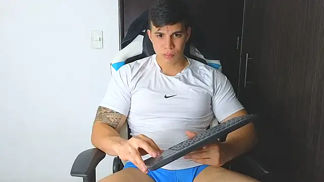 Snapshot of Ethanstill1 chatting on December 2024 03:49:01 AM Ethanstill1 online show from December 2024 03:49:01 AM