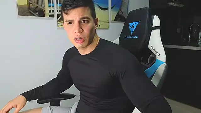 Snapshot of Ethanstill1 chatting on January 2025 03:20:01 AM Ethanstill1 online show from January 2025 03:20:01 AM