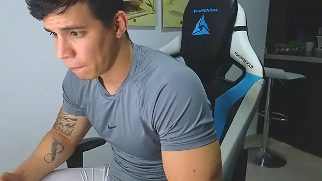 Snapshot of Ethanstill1 chatting on February 2025 03:04:01 AM Ethanstill1 online show from February 2025 03:04:01 AM