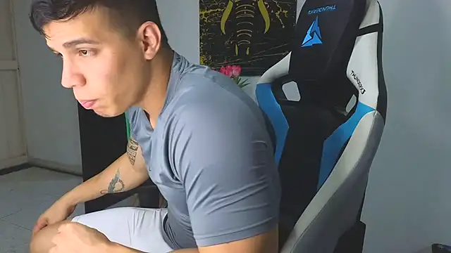 Snapshot of Ethanstill1 chatting on March 2025 03:11:01 AM Ethanstill1 online show from March 2025 03:11:01 AM