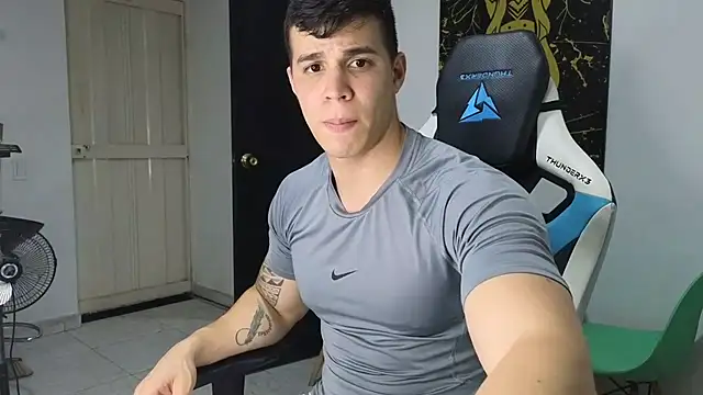 Snapshot of Ethanstill1 chatting on March 2025 02:43:02 AM Ethanstill1 online show from March 2025 02:43:02 AM